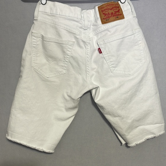 White Levi’s Jean Shorts - Picture 3 of 4